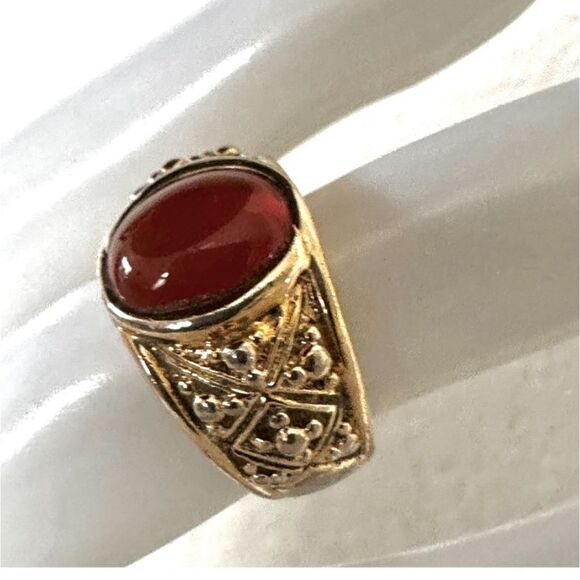 Carnelian gold tone ring - Picture 8 of 9
